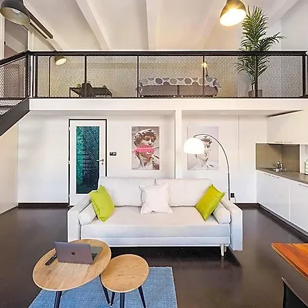 Szálloda Loft With 3 Bedrooms Near Karlinska Square