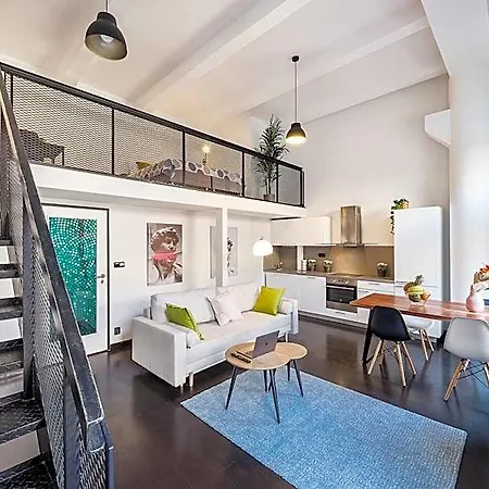 Loft With 3 Bedrooms Near Karlinska Square 4*