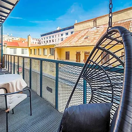 Szálloda Loft With 3 Bedrooms Near Karlinska Square Prága