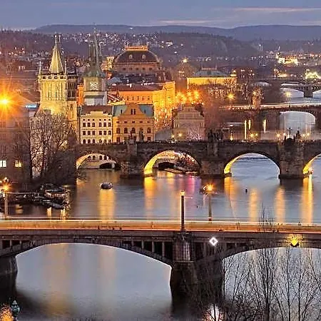 Loft With 3 Bedrooms Near Karlinska Square Hotel Prag