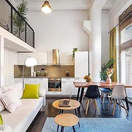 Loft With 3 Bedrooms Near Karlinska Square