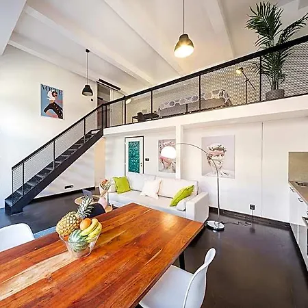 Loft With 3 Bedrooms Near Karlinska Square Hotel