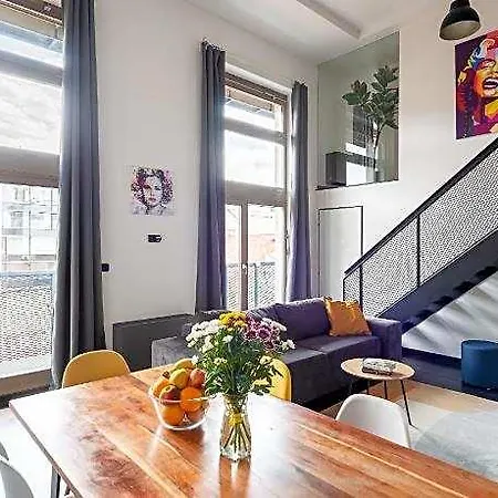 Hotel Loft With 3 Bedrooms Near Karlinska Square Prag