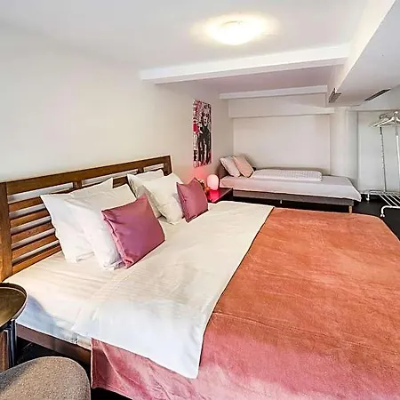 Loft With 3 Bedrooms Near Karlinska Square Szálloda